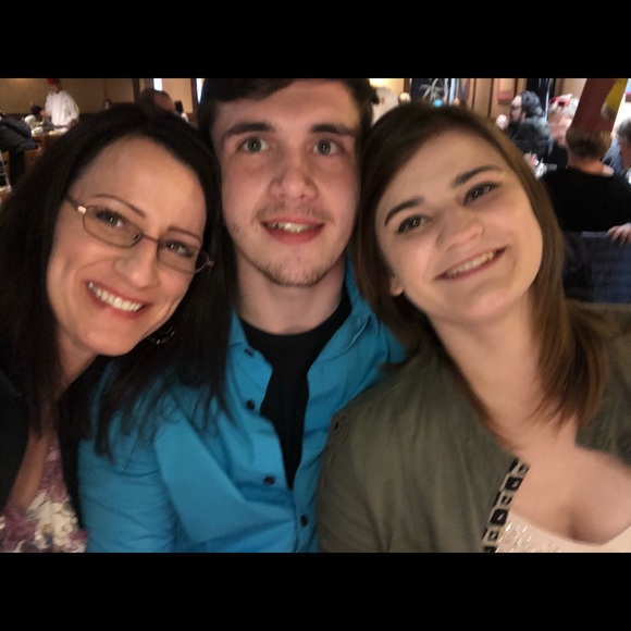 Meet your Posher, Laurie - Picture 3 of 6